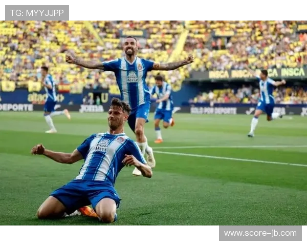 比利亚雷亚尔4-1大胜西班牙人，帕雷霍调度展现中场统治力